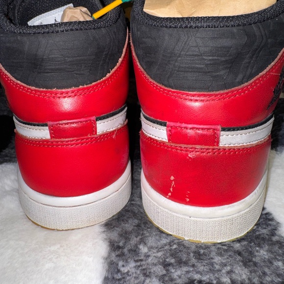 Nike Air Jordon 1 Mid SE Christmas Sneaker In Black, Fire Red & White Sz 8 - Picture 10 of 12